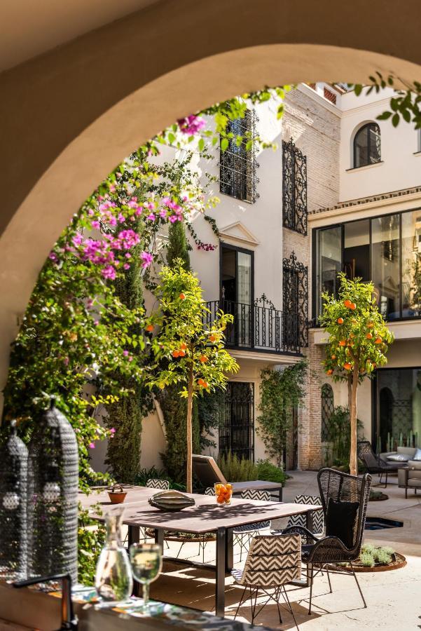 Pajaro Rebelde Bed & Breakfast Seville Exterior photo